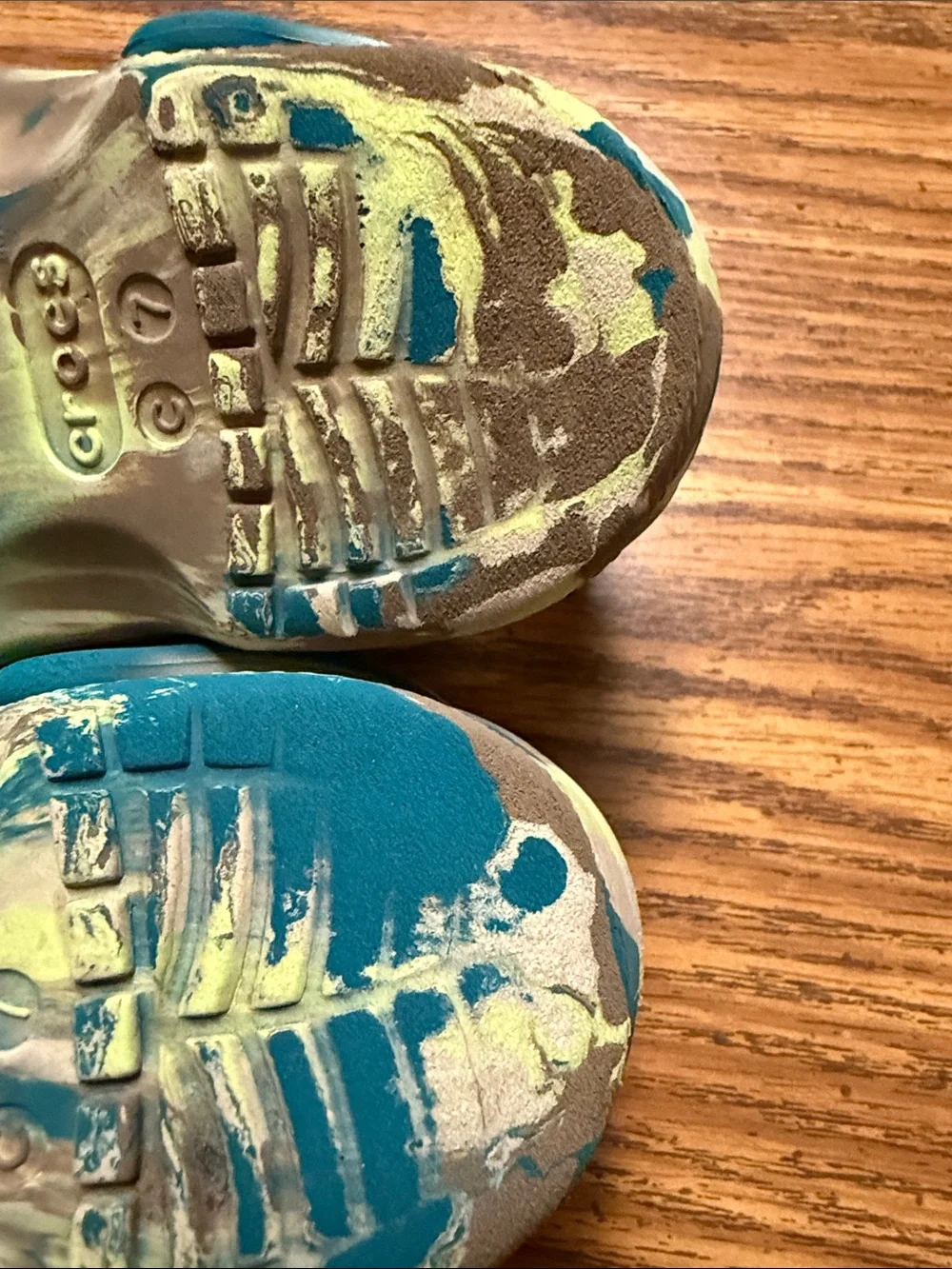 Crocs Kids Classic Marbled Clogs Marbled Teal Green Beige Shoes Size 7 Toddler